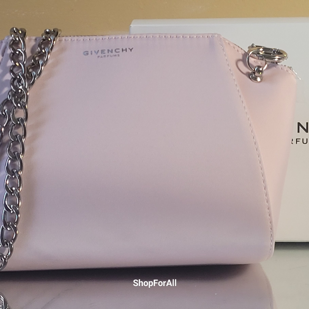 Givenchy - Picture 13 of 16